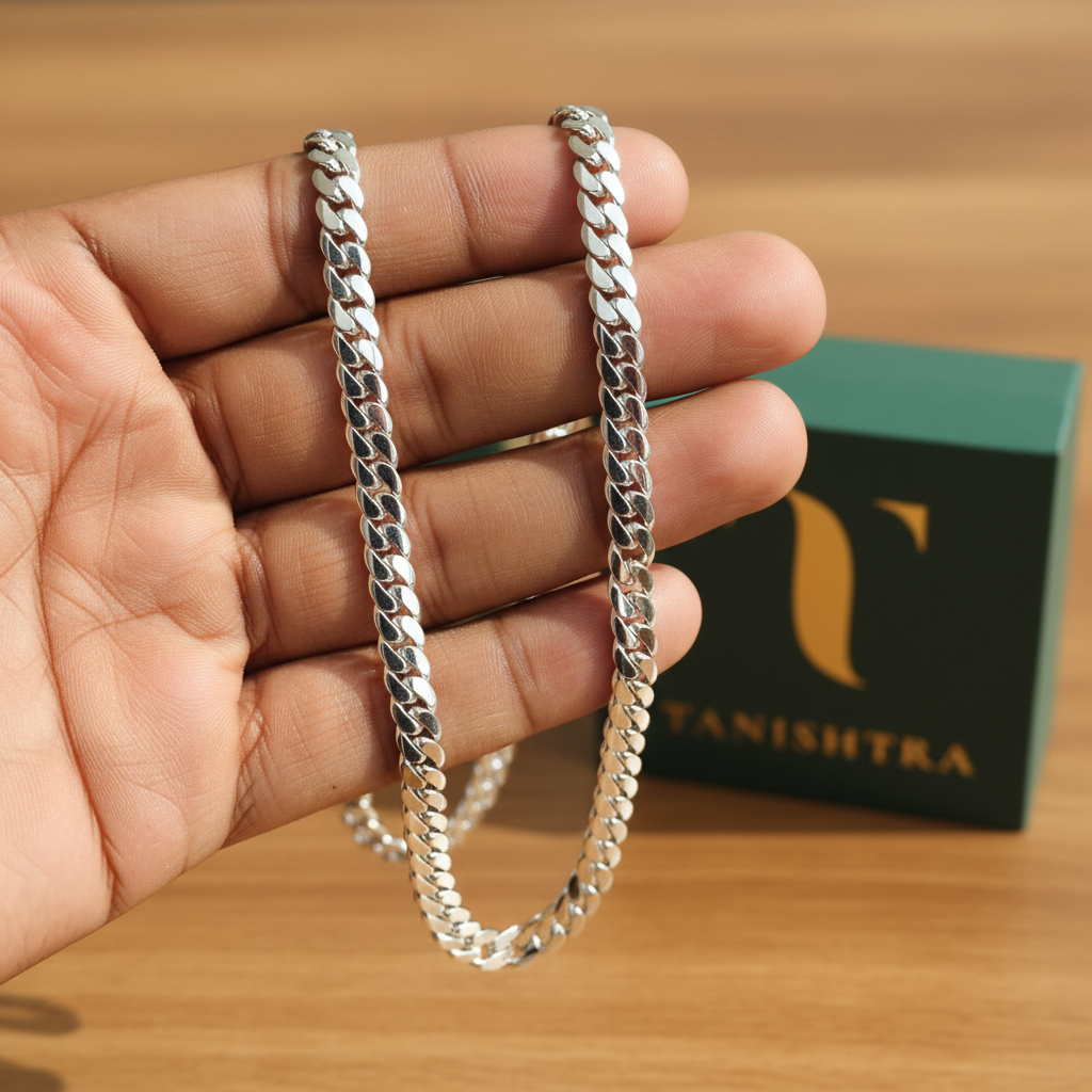 Silver Cuban Chain – Bright Natural Light, Oak Wood